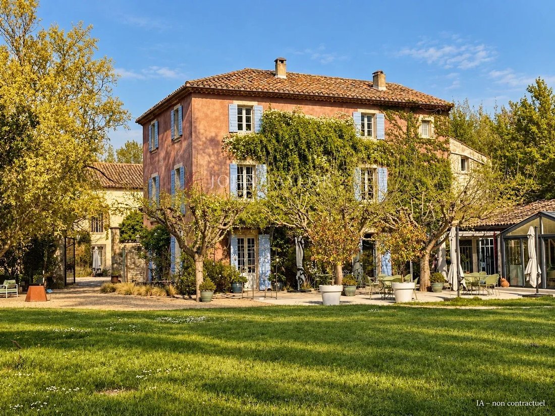Maisons de campagne à Nevons-route d'Apt, L'Isle-sur-la-Sorgue, France 1 - 17556902