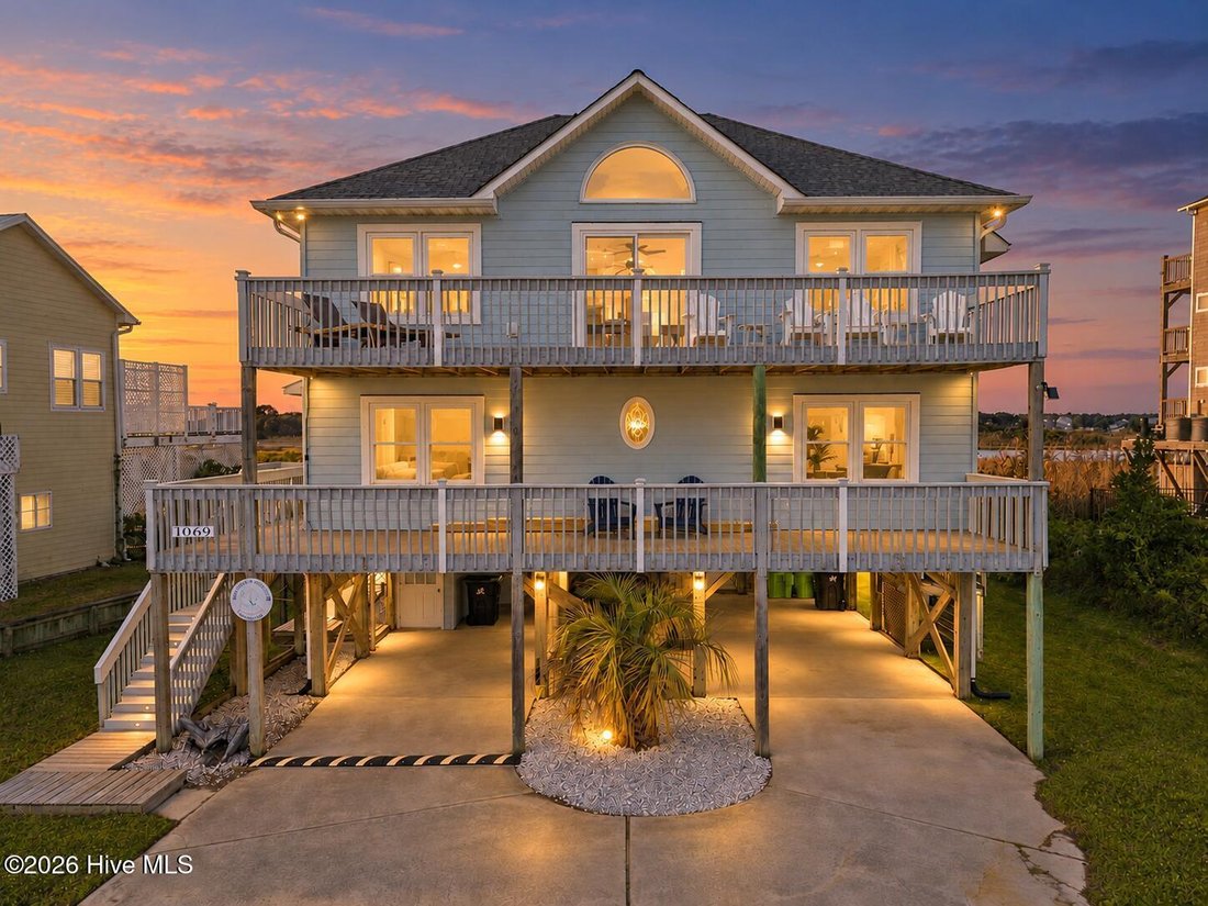 House in North Topsail Beach, North Carolina, United States 1 - 19059798