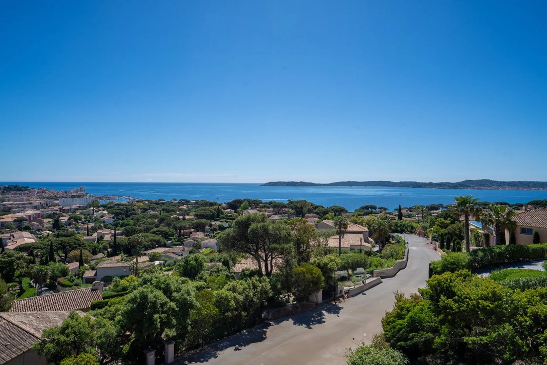 Villa in Les Bouteillers, Sainte-Maxime, France 1 - 19064371