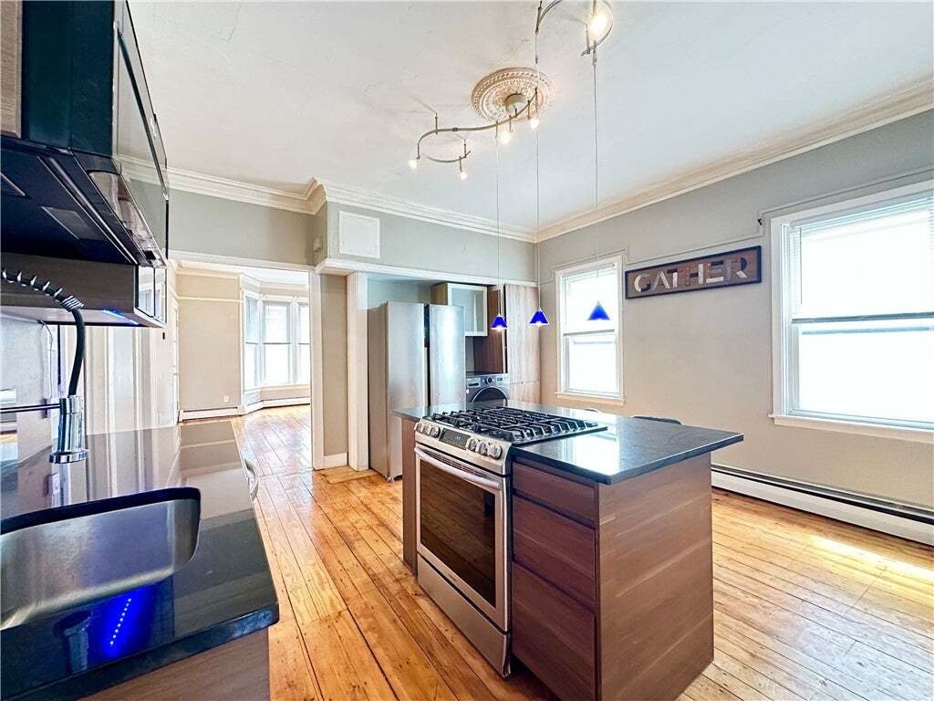 Providence, Rhode Island, United States 5 - 19062522