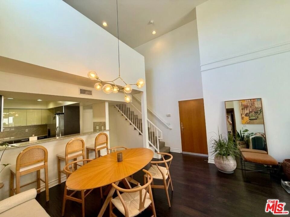 Appartement à Los Angeles, Californie, États-Unis 5 - 19064239