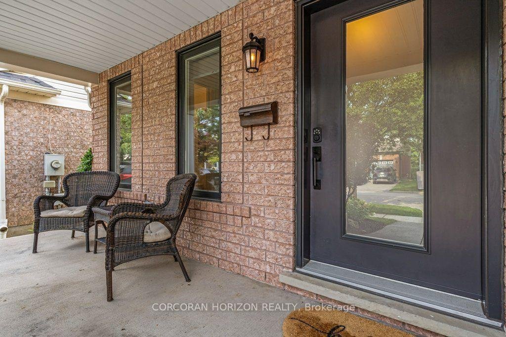 House in Cambridge, Ontario, Canada 2 - 19061570