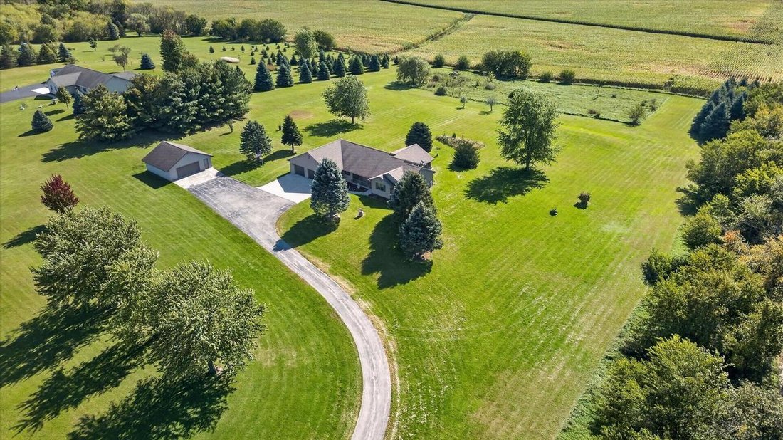 House in Janesville, Wisconsin, United States 2 - 19059138