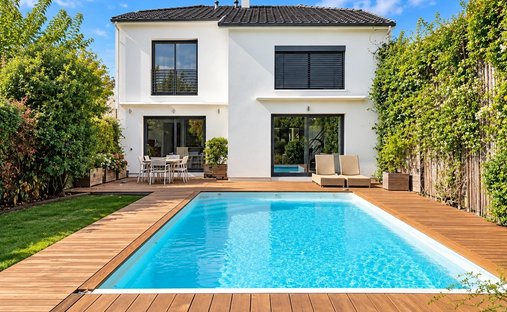 House in Pessac, Nouvelle-Aquitaine, France 1