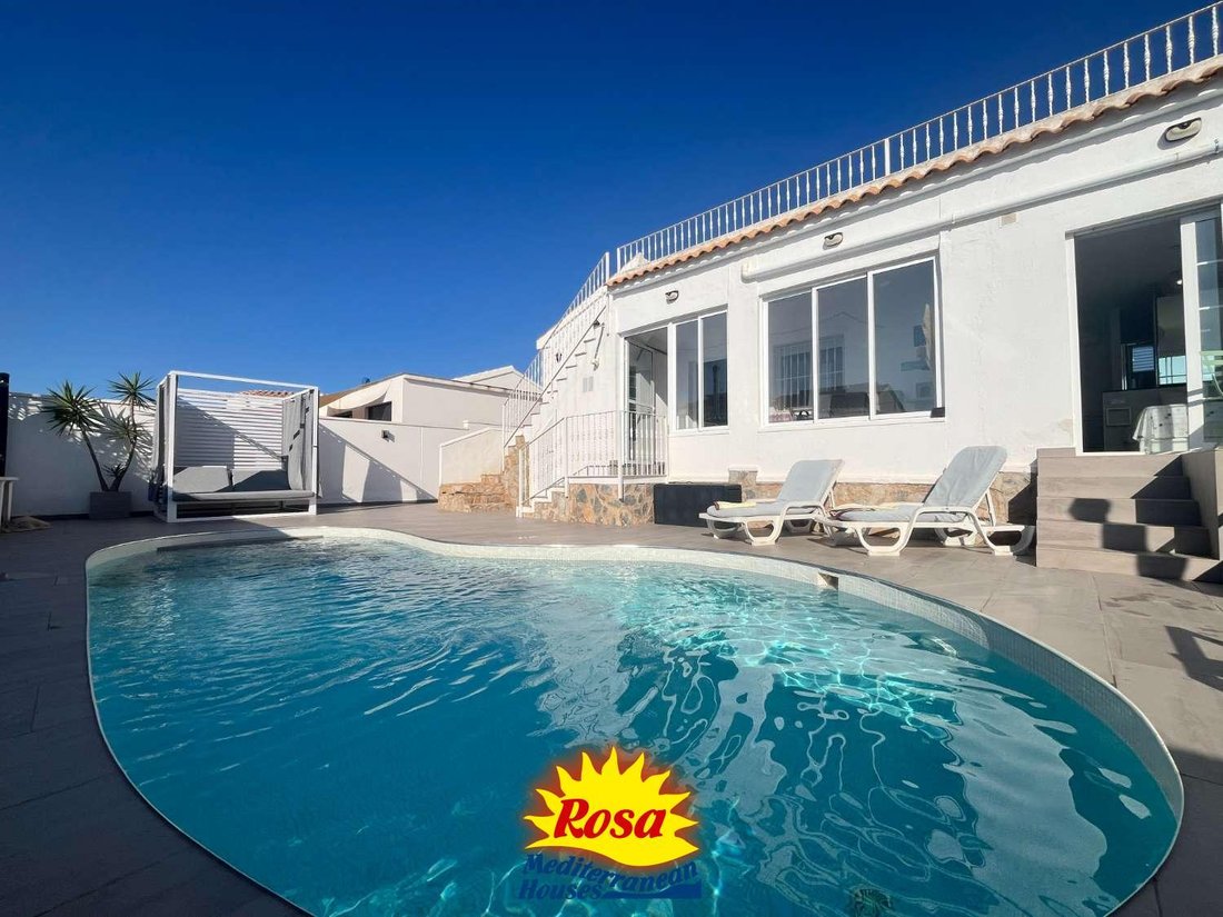 Chalet in Cabo Roig, Orihuela, Land Valencia 1 - 19062863