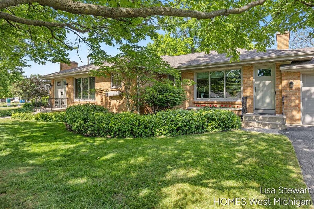 Casa en East Grand Rapids, Míchigan, Estados Unidos 2 - 19059820