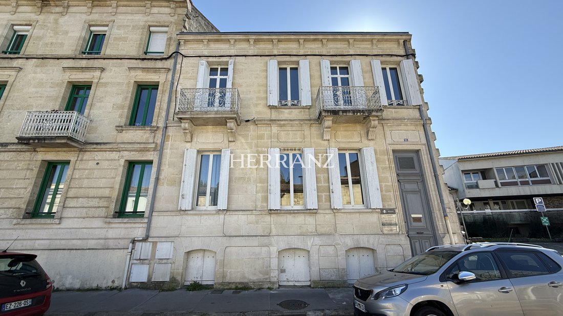 Estate in Libourne, Nouvelle-Aquitaine, France 1 - 18396734
