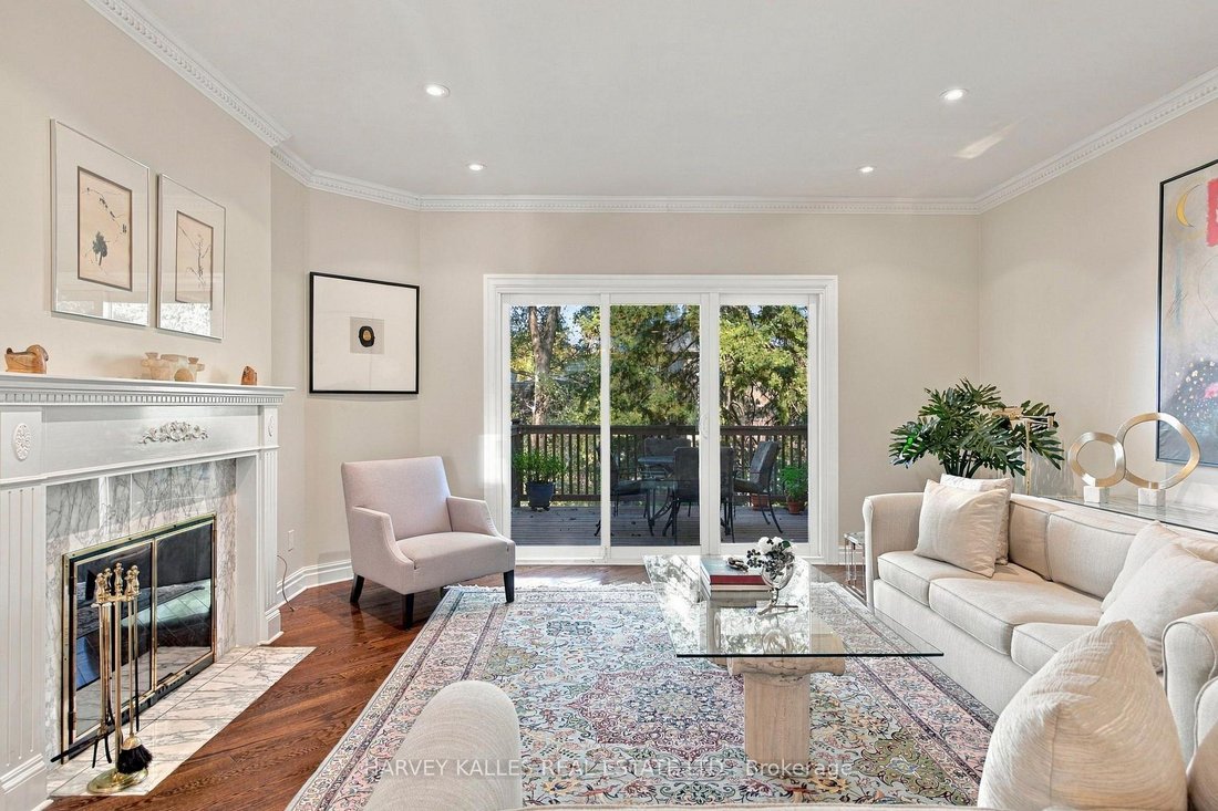 House in Toronto, Ontario, Canada 4 - 19065475