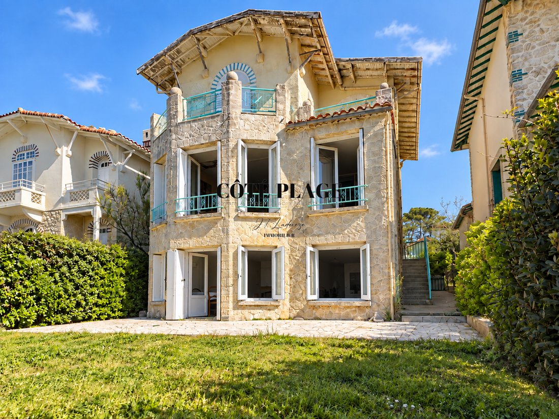 Villa a Saint-Palais-sur-Mer, Nuova Aquitania, Francia 1 - 19064252