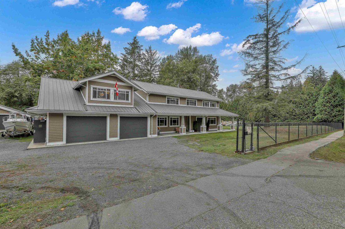 House in Surrey, British Columbia, Canada 2 - 19065597