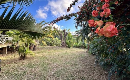 House in Māhina, Windward Islands, French Polynesia 1