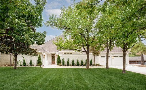 House in Nichols Hills, Oklahoma, United States 1