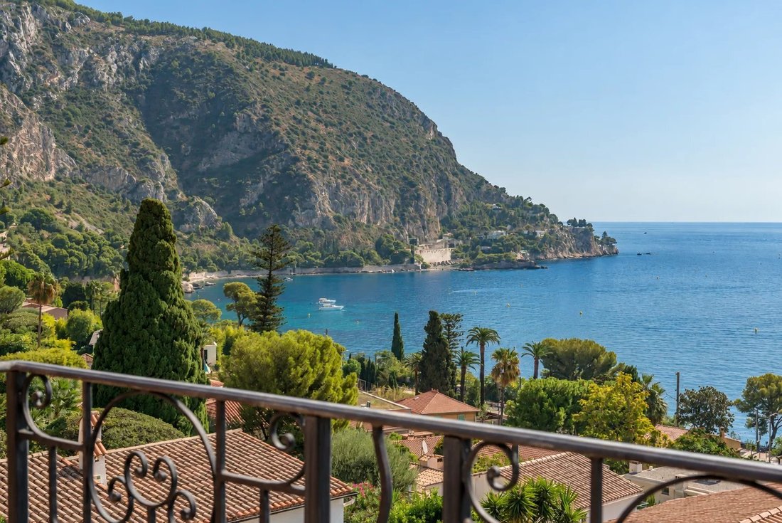 House in Èze, Provence-Alpes-Côte d'Azur, France 2 - 14293560