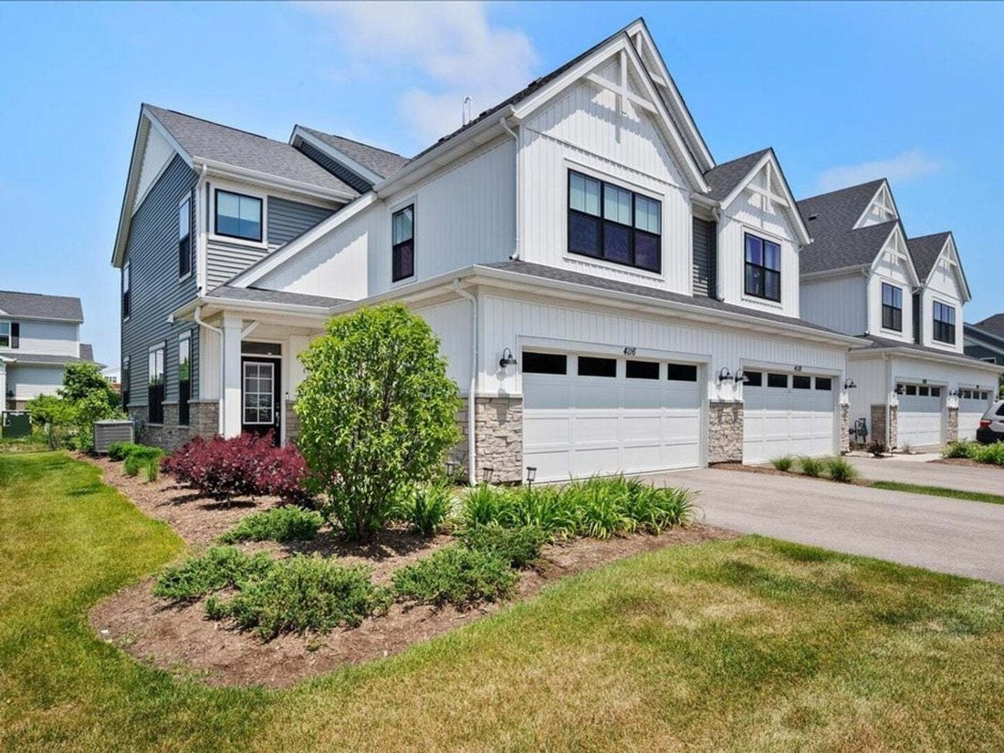 Townhouse in Aurora, Illinois, United States 1 - 19063295
