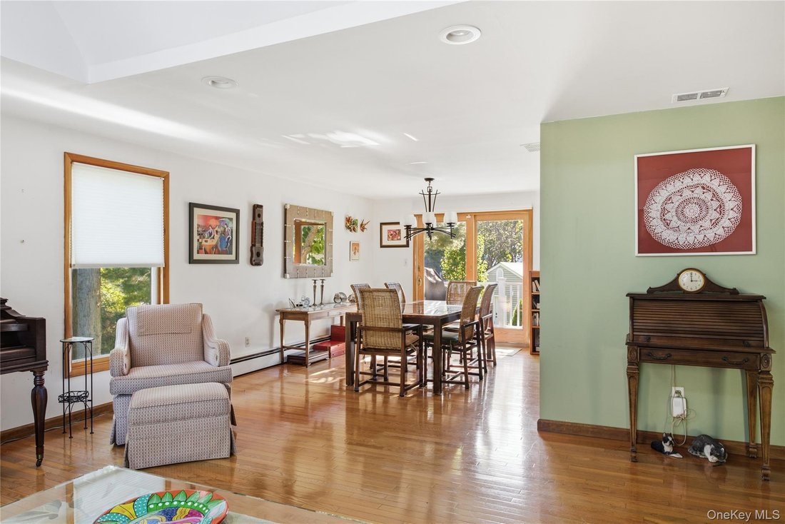 House in Setauket- East Setauket, New York, United States 5 - 19061827