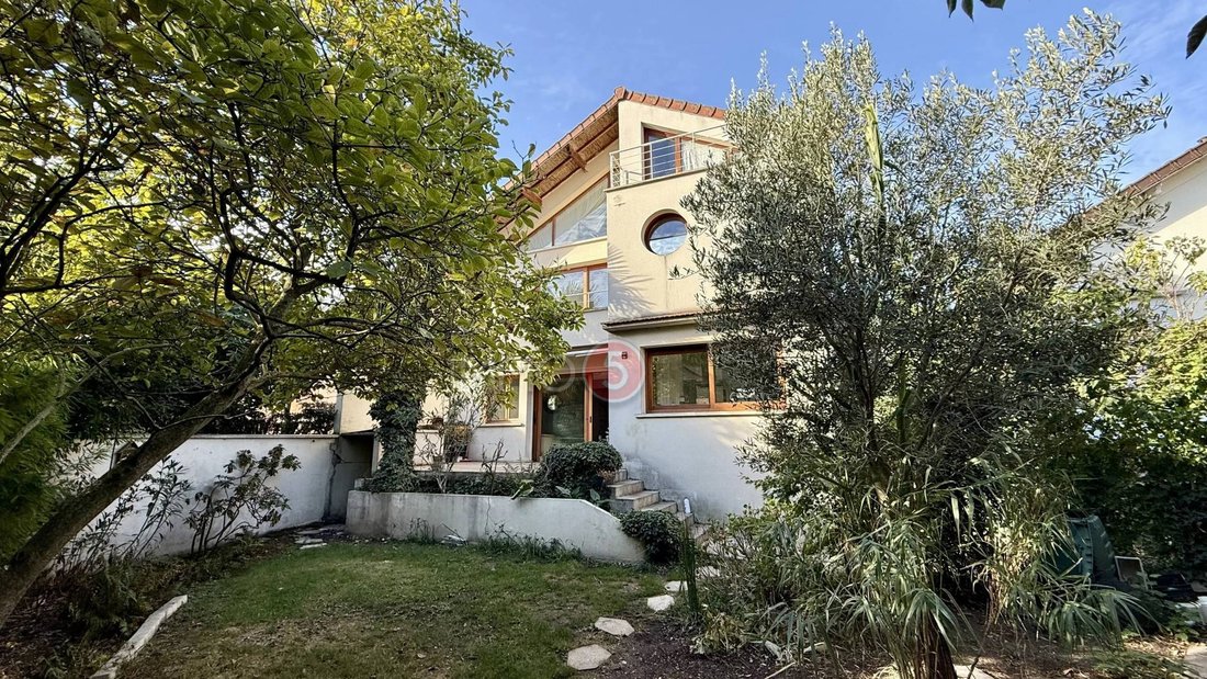Casa en Les Pavillons-sous-Bois, Isla de Francia, Francia 1 - 19064085