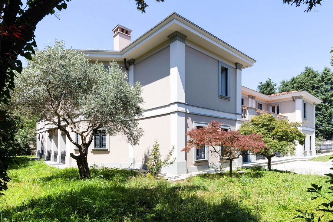 Villa in Chiari, Lombardy, Italy 2 - 18143210