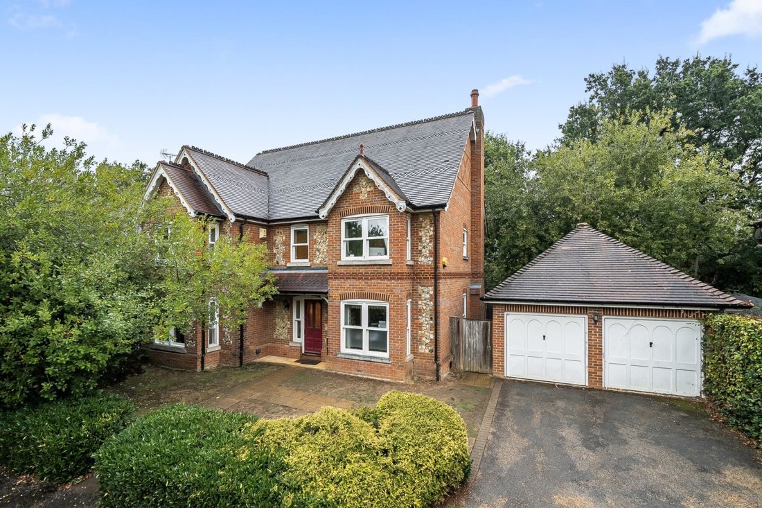 Casa en West Byfleet, Woking, Inglaterra 1 - 19059554