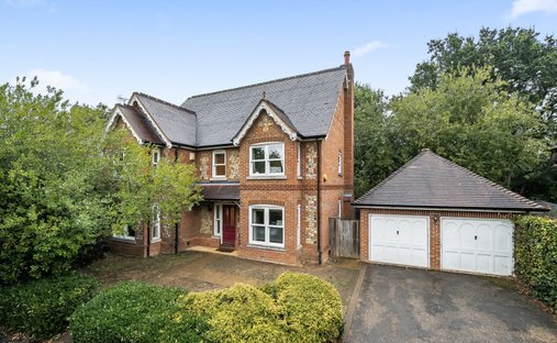 Maison à West Byfleet, Woking, Angleterre 1