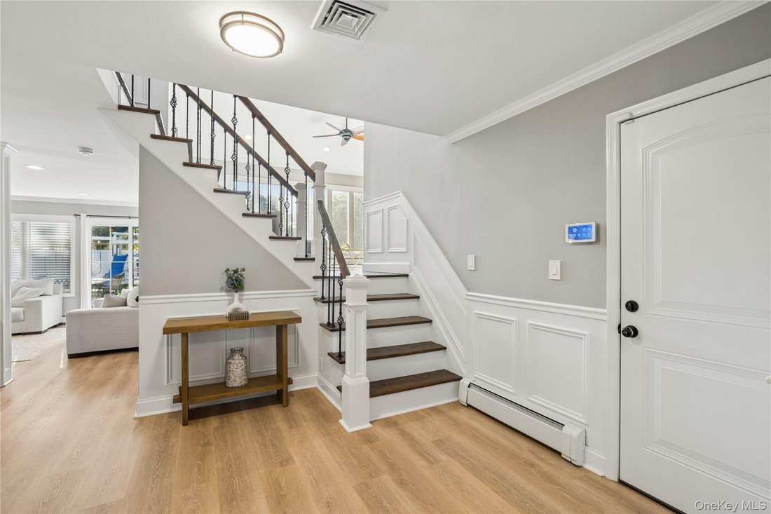 Casa a Old Bethpage, New York, Stati Uniti 3 - 19065816