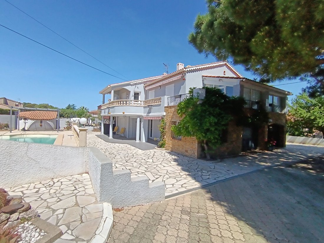 House in Six-Fours-les-Plages, Provence-Alpes-Côte d'Azur, France 2 - 19059814