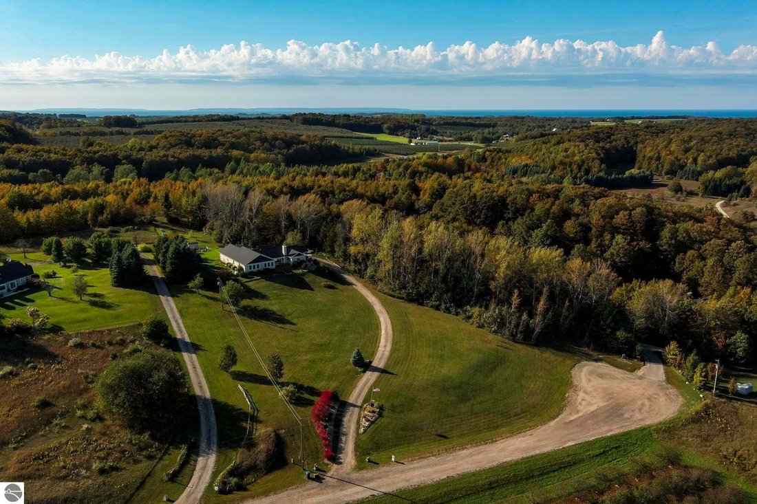 Maison à Suttons Bay, Michigan, États-Unis 4 - 18636119