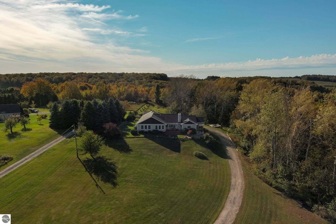Maison à Suttons Bay, Michigan, États-Unis 5 - 18636119