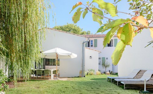 Villa in Les Portes-en-Ré, Nouvelle-Aquitaine, France 1