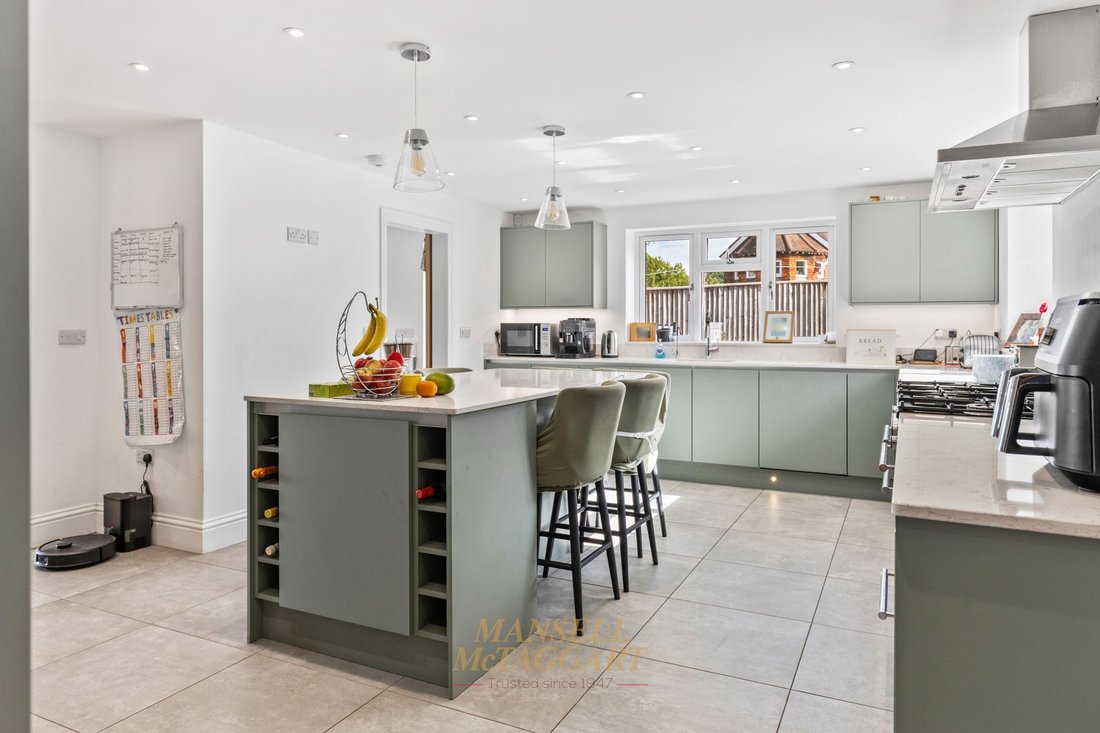 Haus in Crawley Down, England 4 - 19060583