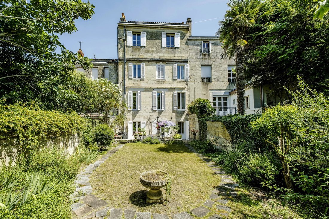 House in Hôtel de Ville-Quinconce-Saint Seurin-Fondaudège, Bordeaux, France 1 - 12355486