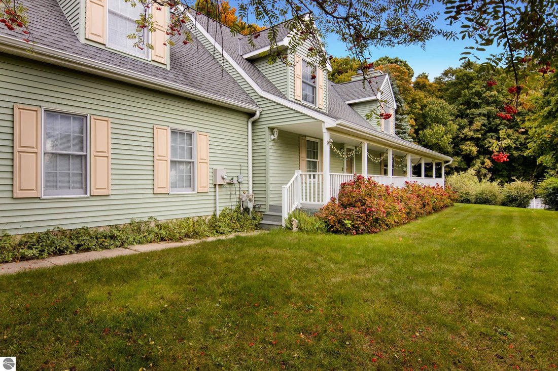 House in Garfield Township, Michigan, United States 2 - 19061841