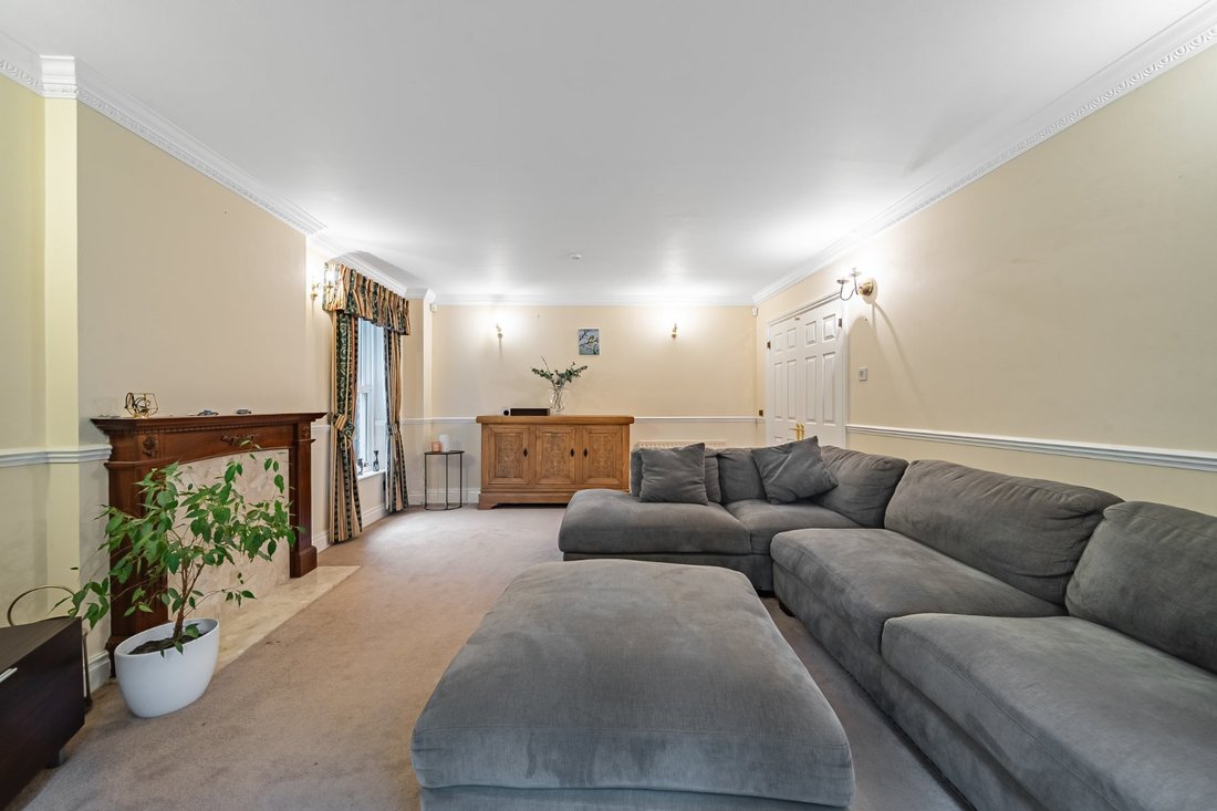 Casa en West Byfleet, Woking, Inglaterra 2 - 19059554