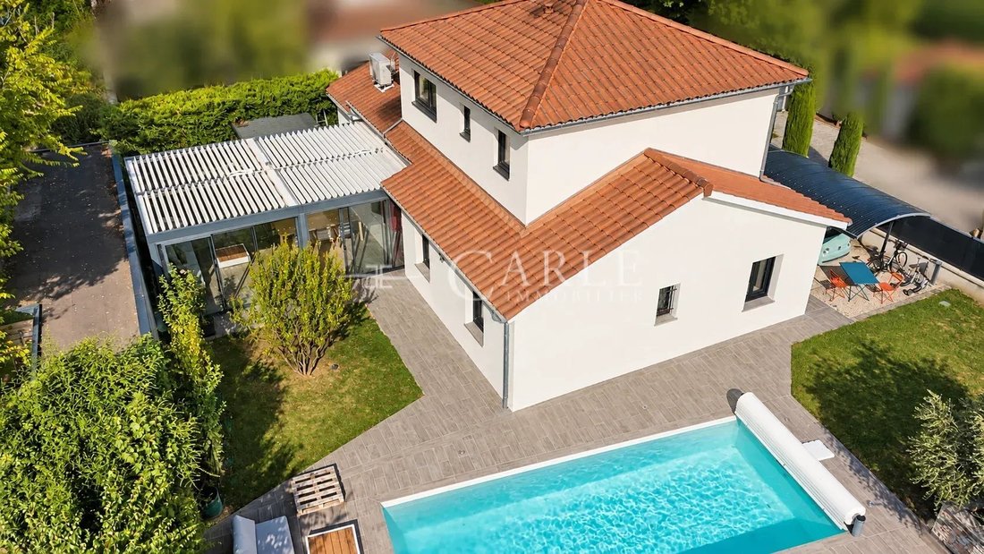 Villa a Genas, Auvergne-Rodano-Alpi, Francia 1 - 18392690