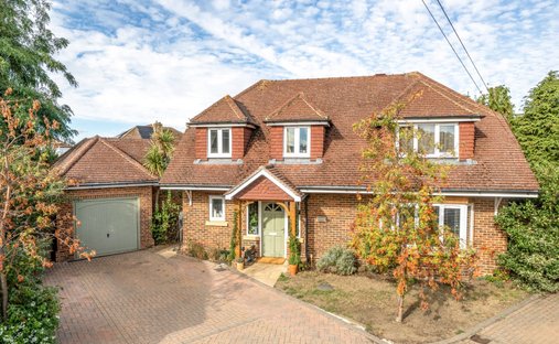 House in Walton, Elmbridge, England 1