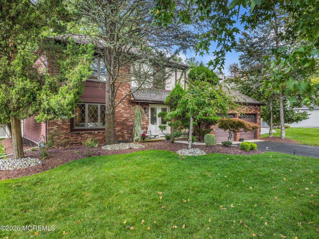 House in Marlboro Township, New Jersey, United States 4 - 19061102