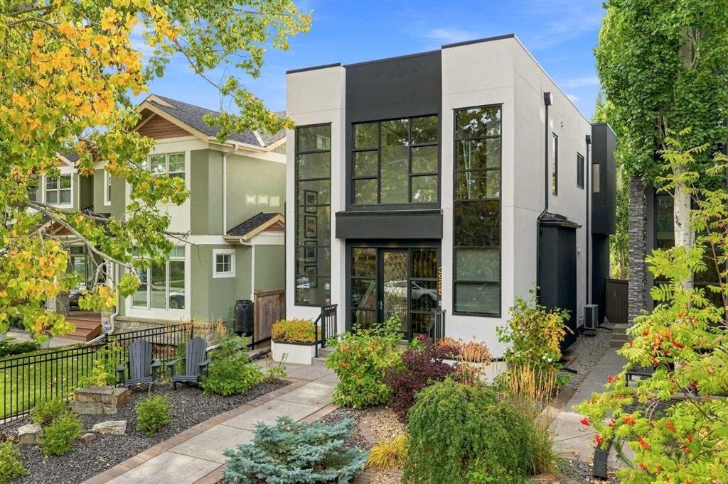 House in Calgary, Alberta, Canada 1 - 19065445