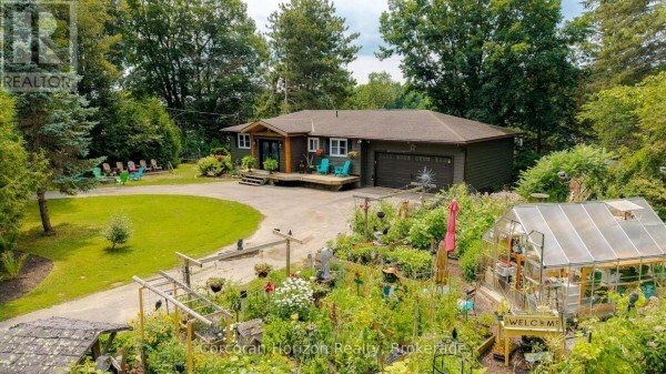 House in Georgian Bay, Ontario, Canada 2 - 19061524