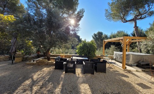 Haus in Bel Air-Jasse des Bernades La Crau-Les Barettes, Salon-de-Provence, Frankreich 1