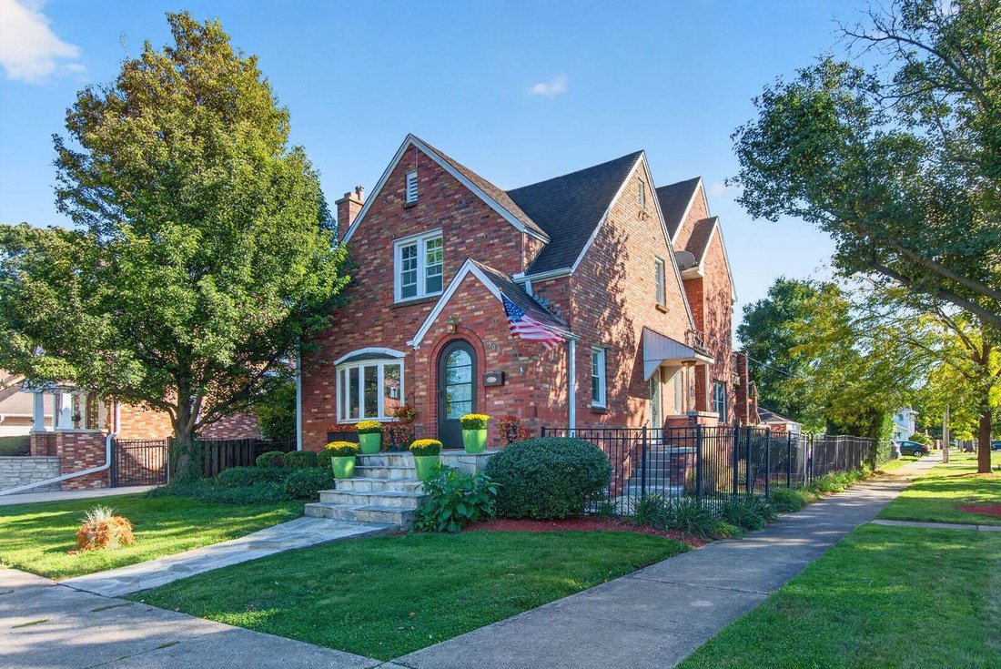 House in Des Plaines, Illinois, United States 2 - 19063258