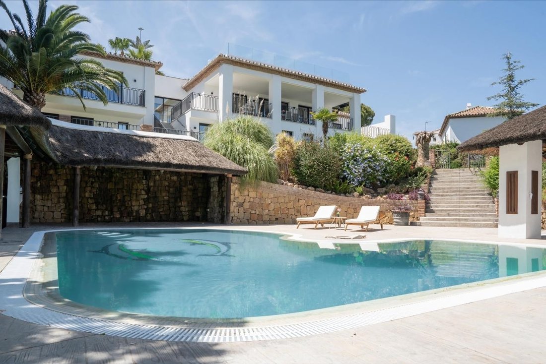 Villa in Nueva Andalucía, Marbella, Spanien 1 - 19064452