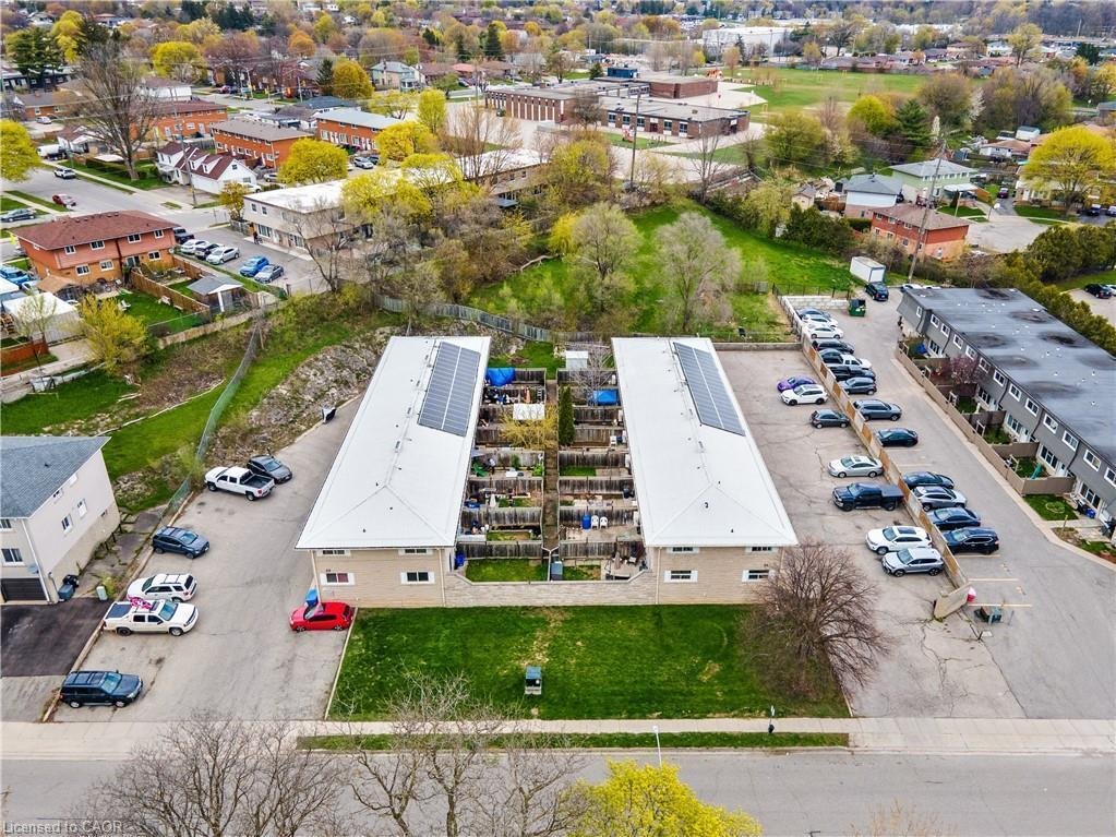 House in Cambridge, Ontario, Canada 2 - 19061569