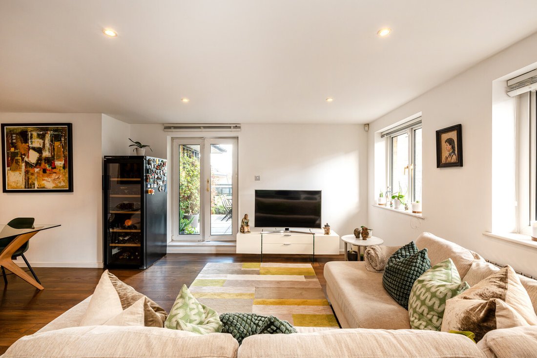 Apartment in Little Venice, Westminster, England 2 - 19062703