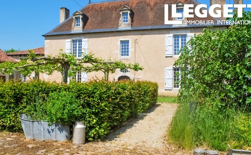 Casa en Luchapt, Nueva Aquitania, Francia 1