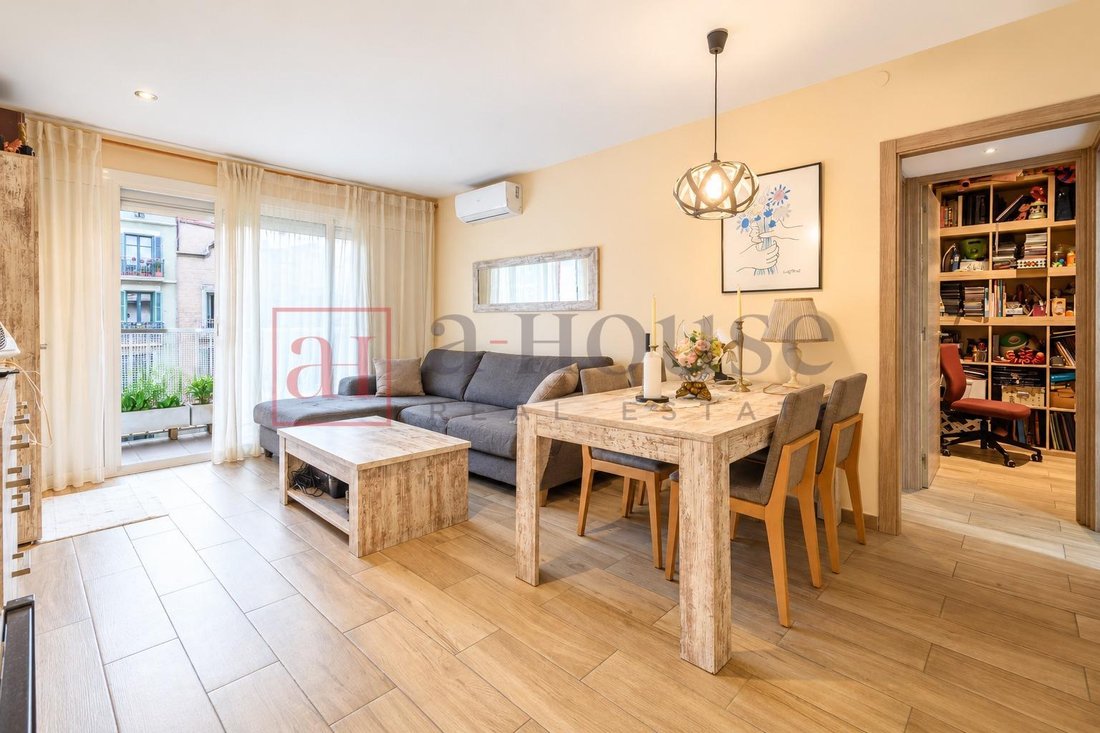Apartment in Eixample, Barcelona, Spain 3 - 19063248