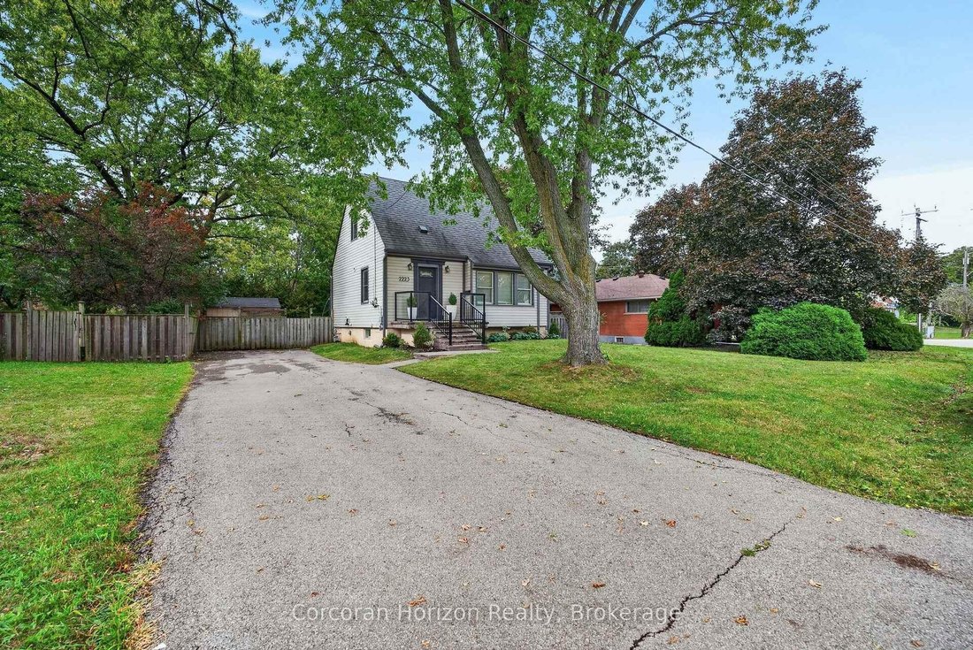 House in Burlington, Ontario, Canada 2 - 19061586