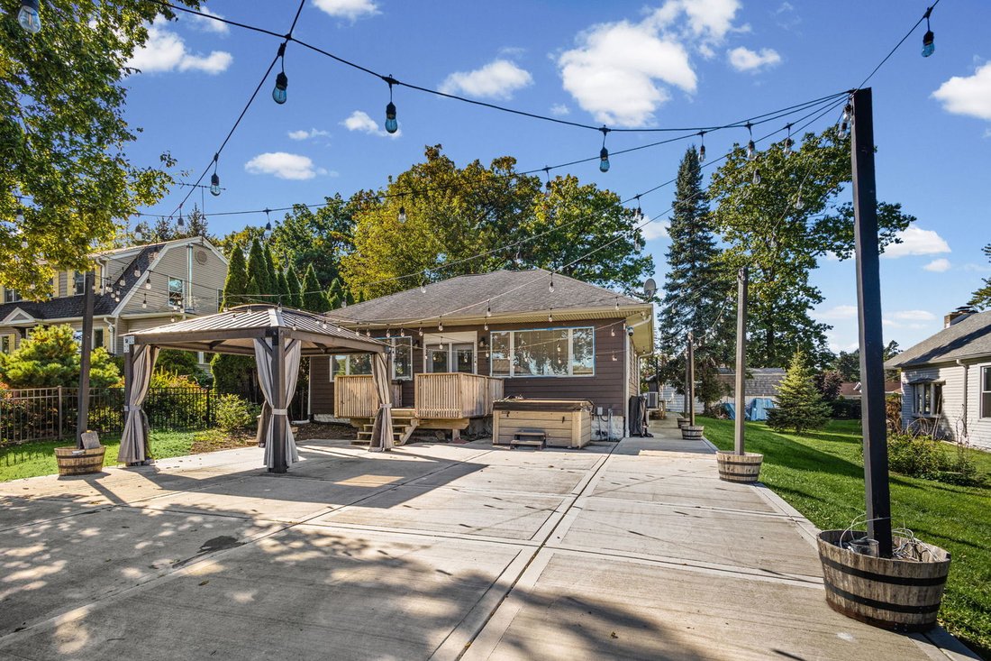 House in Antioch, Illinois, United States 3 - 19063322