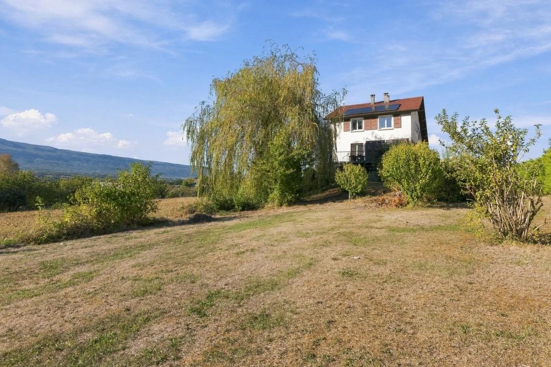 House in Challonges, Auvergne-Rhône-Alpes, France 1 - 18993970