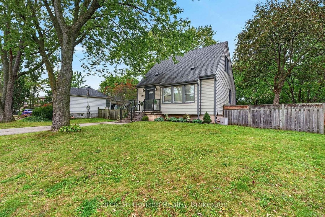 House in Burlington, Ontario, Canada 1 - 19061586