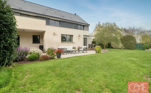 House in Nord Est, Saint-Grégoire, France 1