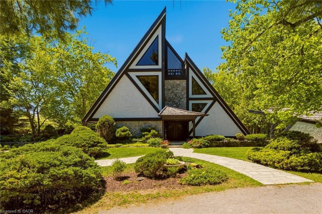 House in Hamilton, Ontario, Canada 1 - 19061520